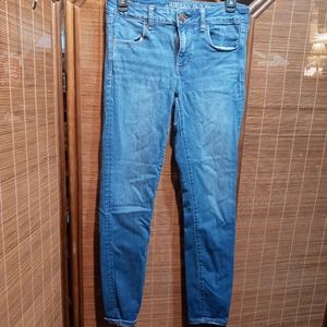 American Eagle med. wash jegging!